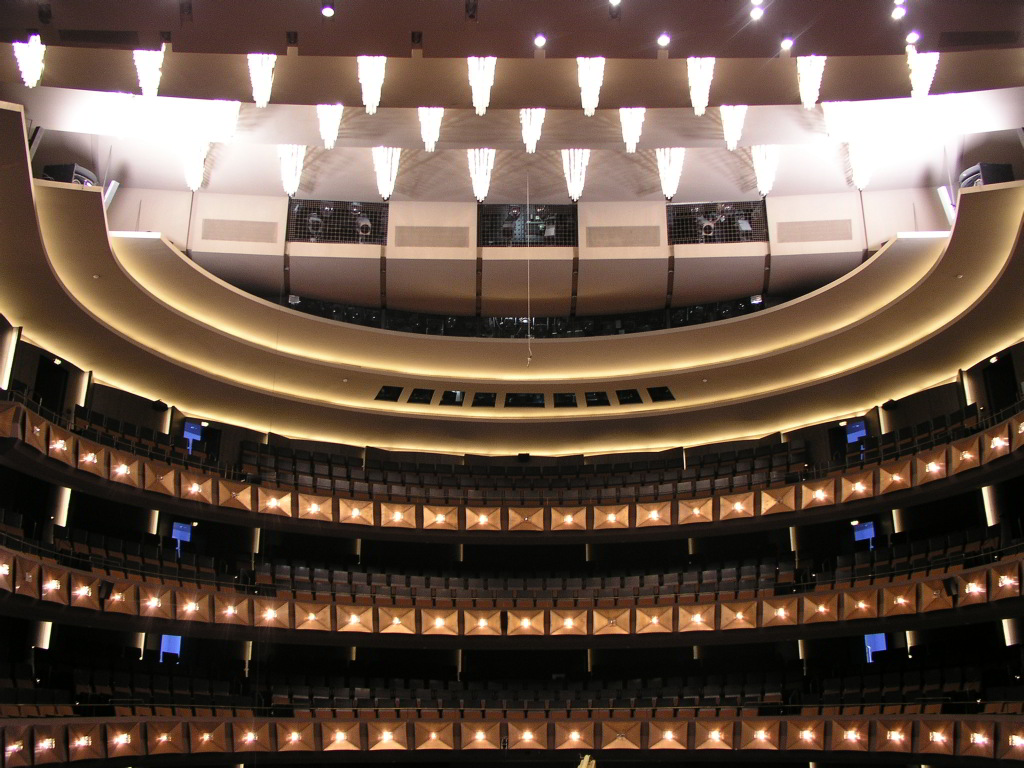 Staatsoper Hannover, 
		Opernplatz 1, 30159 Hannover